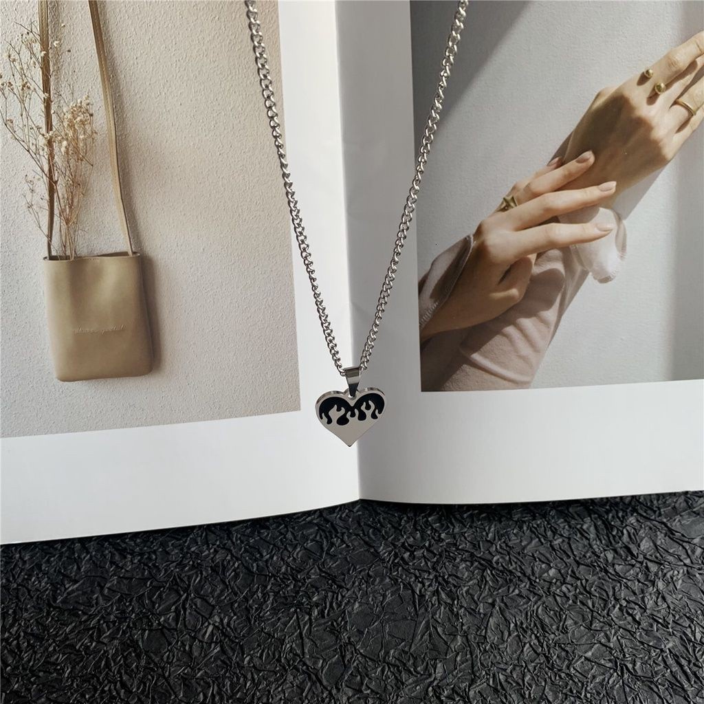 vòng cổ Thép Titan Mặt Trái Tim Thời Trang Cho Nam Nữ