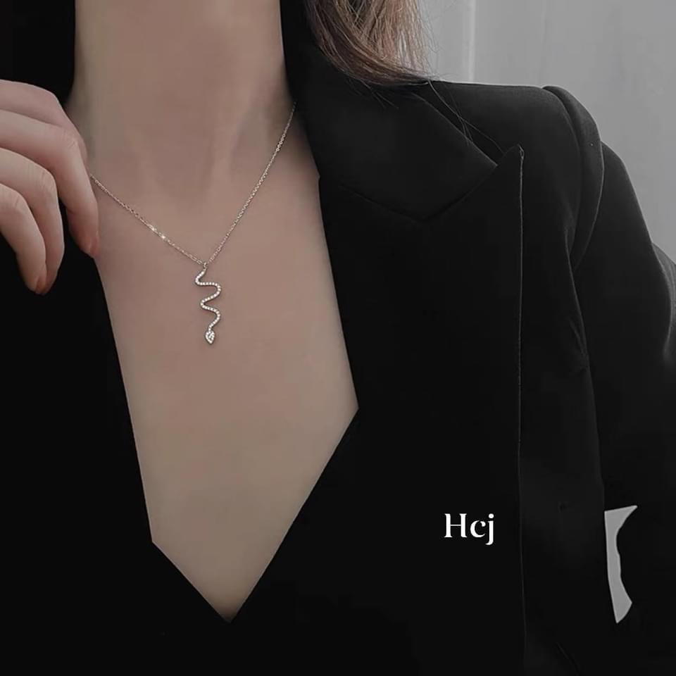 Dây chuyền rắn nạm đá chuẩn bạc ta sang chảnh - Kho sỉ bạc Nhất Linh