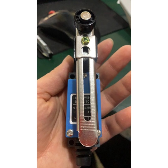 Me-8108_Công tắc hành trình cửa cuốn 5A-220v me-8108
