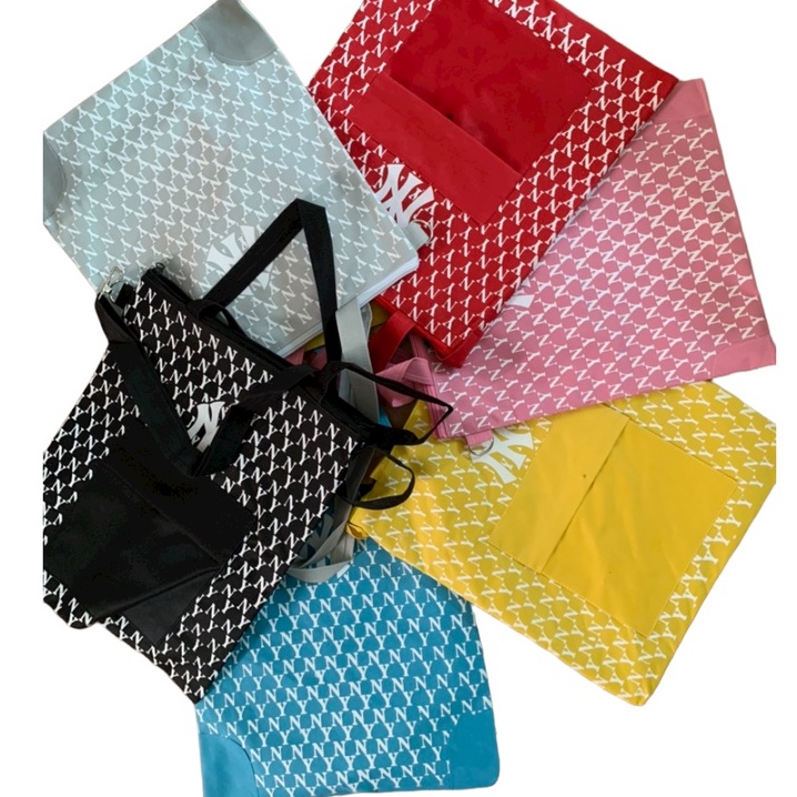 Túi tote NY in hình monogram, túi xách nữ có quai đeo và ngăn trước chất liệu canvas in đẹp Xuongmaytm
