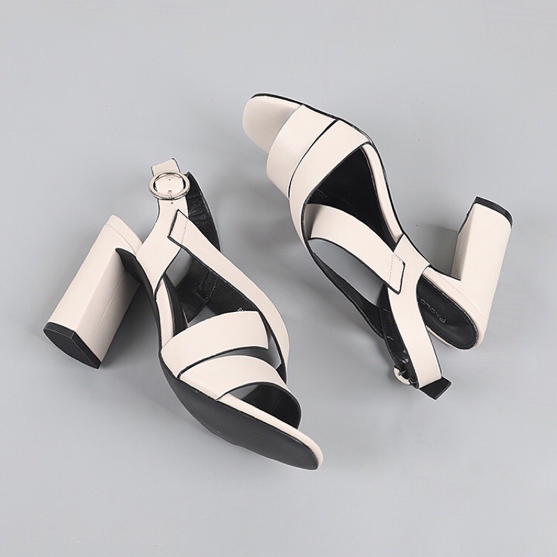 Sandal da trắng quai chéo . xuất Nga