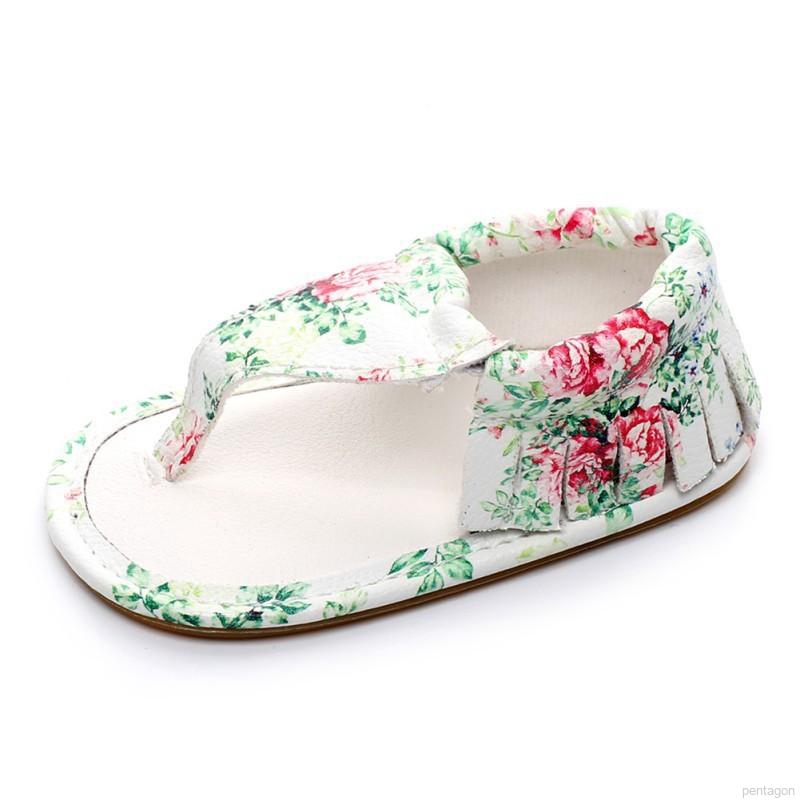 Sandal xỏ ngón họa tiết xinh xắn cho bé