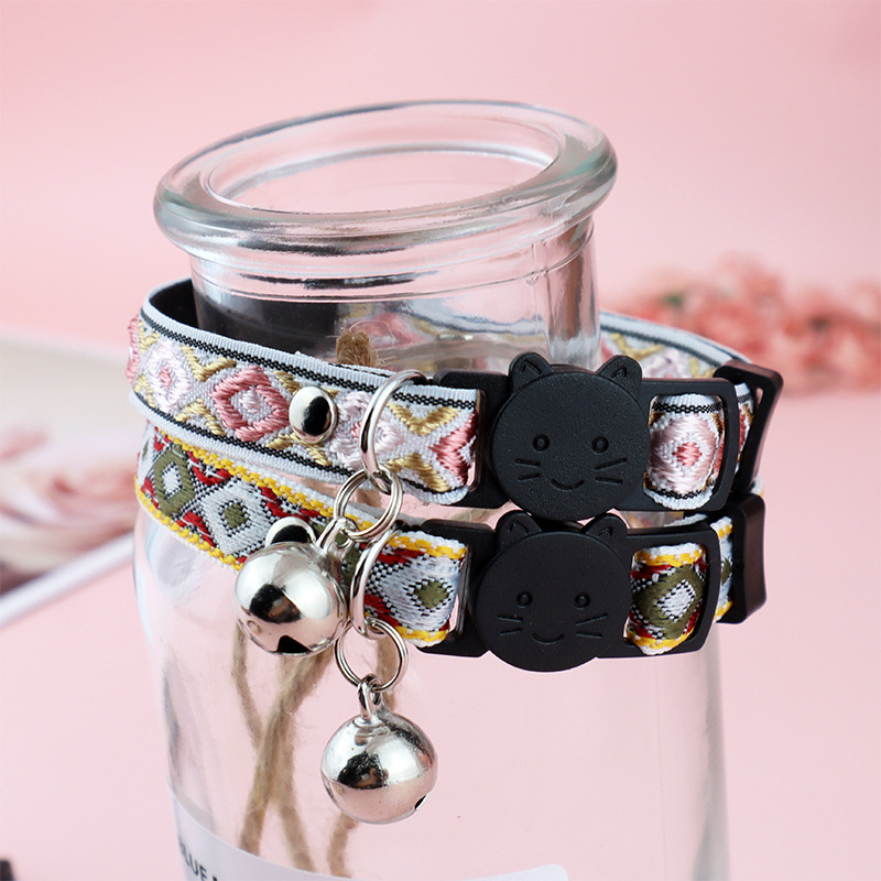 Vòng Đeo Cổ Có Chuông Họa Tiết Hoa Thời Trang Cho Thú Cưng