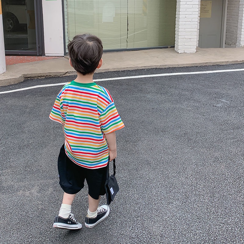 Áo Thun Cotton Tay Ngắn Họa Tiết Sọc Cầu Vồng Hoạt Hình Dễ Thương Cho Bé Trai