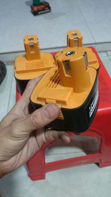 Pin đóng lion của National 12V-4A + sạc