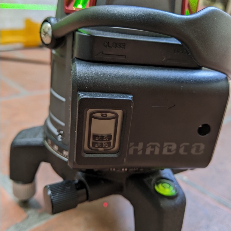 Máy cân bằng laser 5 tia xanh siêu sáng HABCO 368 chế độ tìm tia ngoài nắng tặng chân máy 1m2 inox 304