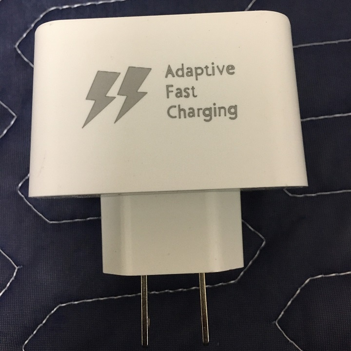 Củ sạc đa năng 4 cổng usb + PD sử dụng cho mọi điện thoại và máy tính bảng