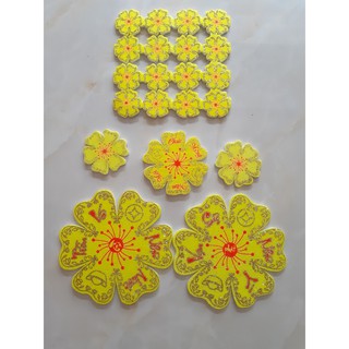 Hoa Đào bằng xốp: 30k /  bịch / 21 bông như hình