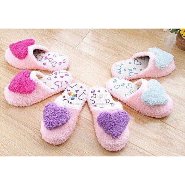 Dép bông đi trong nhà bảo vệ đôi chân bạn luôn mềm mại, sạch sẽ