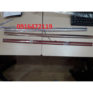 Chân kính xe Ford Everest 2011