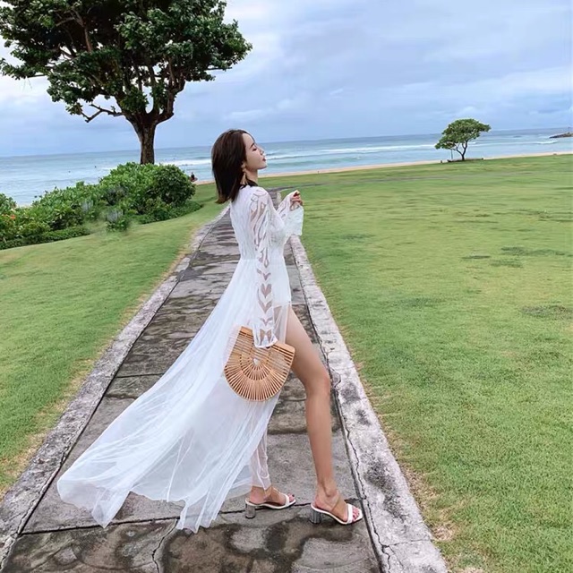 Đầm đi biển xẻ tà