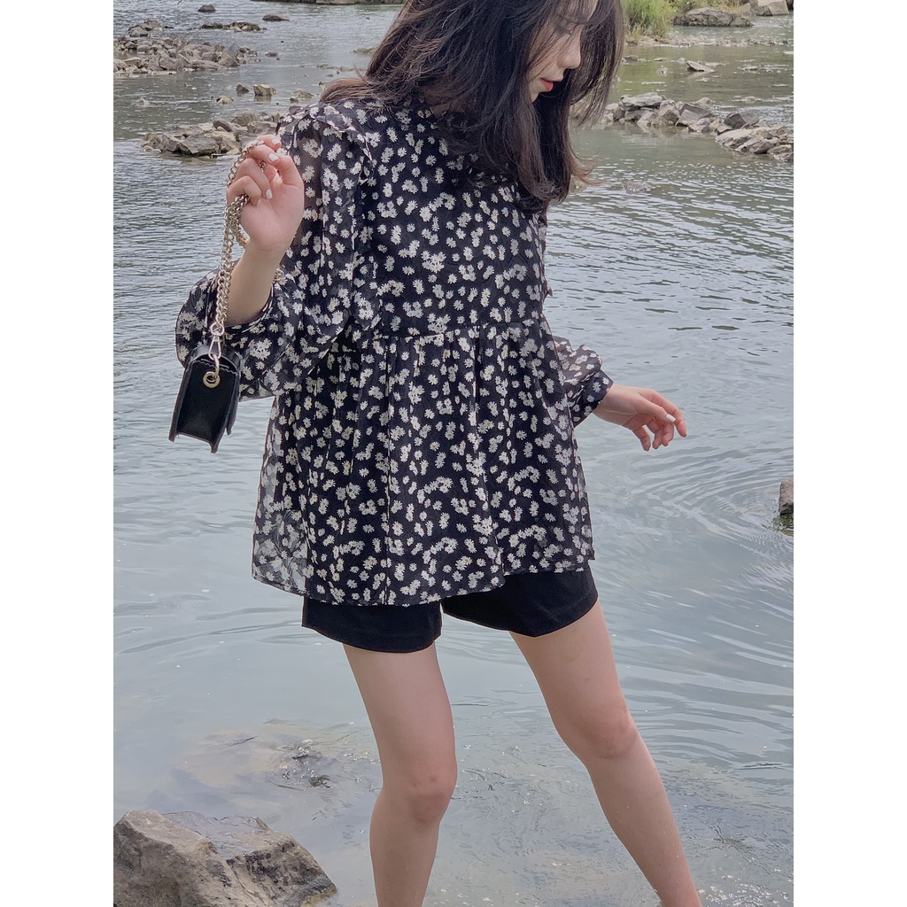 áo kiểu babydoll vải voan vai bèo in hoa daisy TKA308 LOLLIE STUDIO