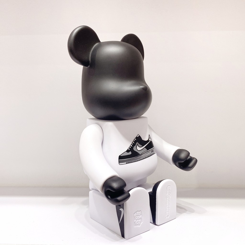 Tượng Bearbrick Sneakers 400%