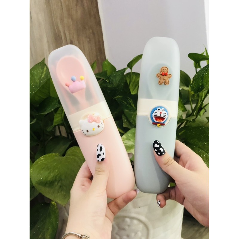 Bộ muỗng nĩa nhựa HelloKitty Doreamon