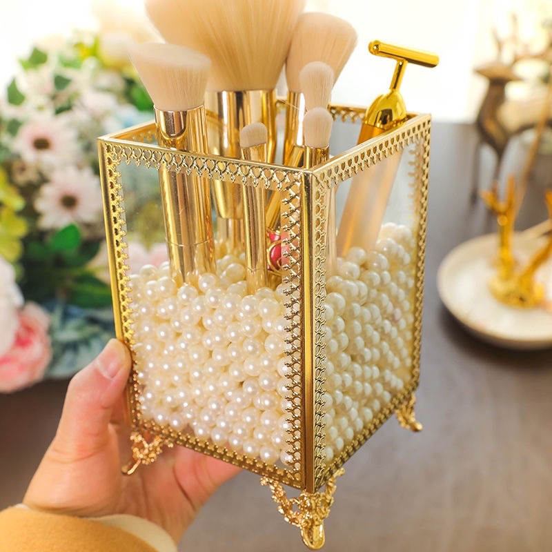 Hộp để cọ trang điểm viền ren vàng sang trọng