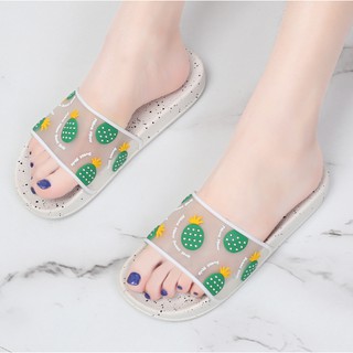 Dép dứa đi trong nhà