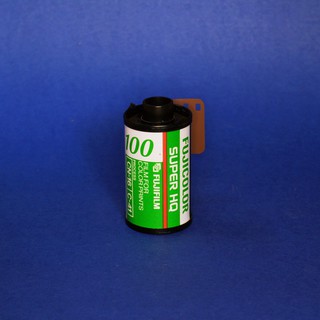 Film chụp ảnh outdate Fujicolor Super HQ 100