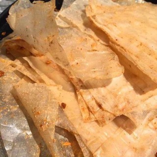 Bánh tráng tỏi muối nhiễn cay
