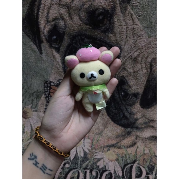 Móc khóa gấu Rilakkuma dâu nhỏ