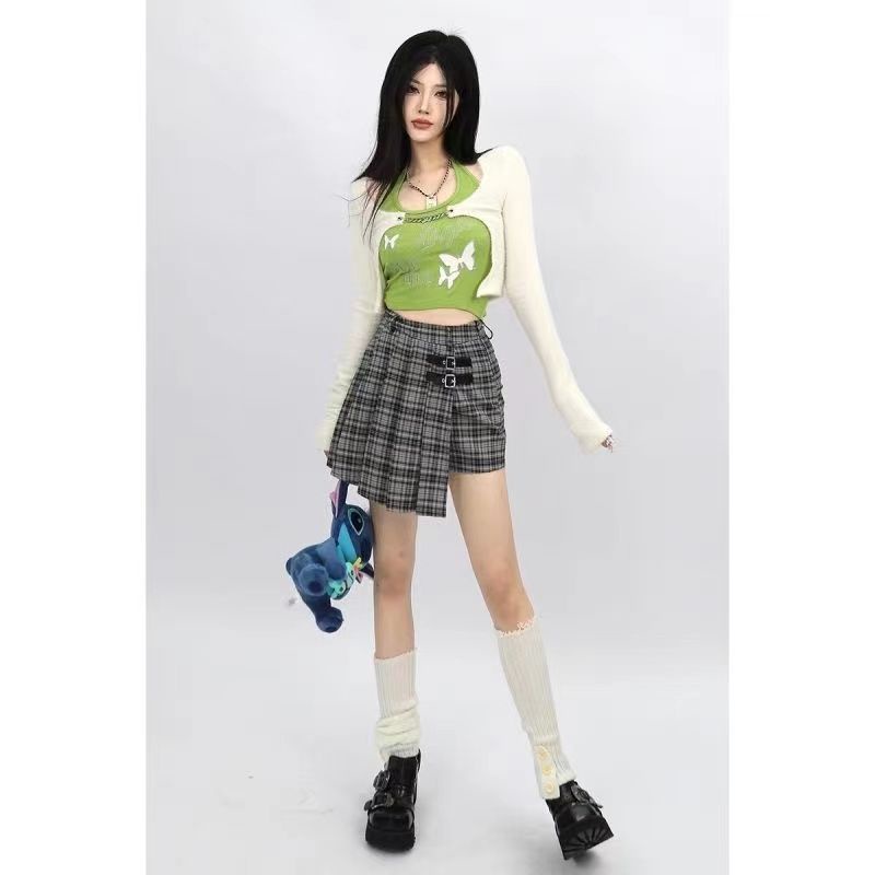 Bộ Áo Cardigan Thêu Hình Bướm Màu Matcha Kèm Áo Hai Dây Ôm Dáng Vừa Vặn Cao Cấp Cho Nữ