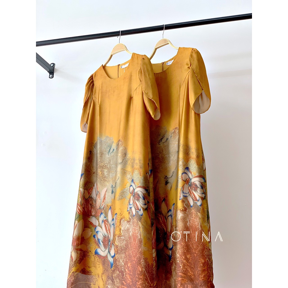 Đầm lụa cánh sen