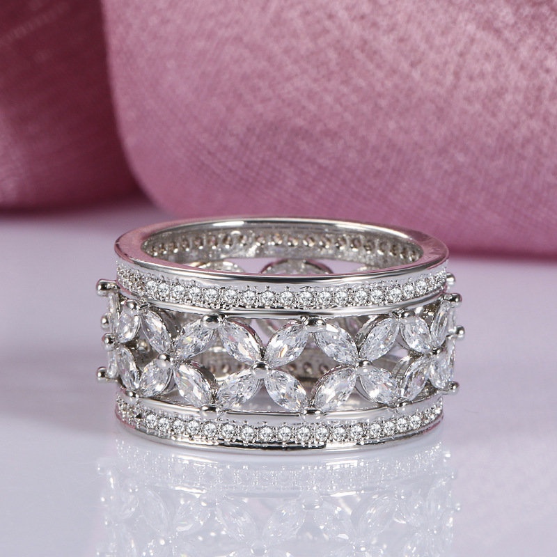 Nhẫn Hình Bướm Đính Đá Màu Trắng Thời Trang Thanh Lịch