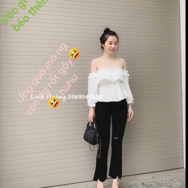 Áo trắng trễ vai.