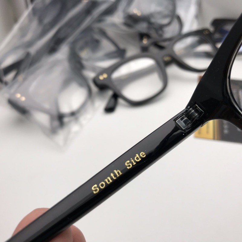 Thanh lý kính southside chữ V lỗi nhỏ từ nhà sản xuất | BigBuy360 - bigbuy360.vn