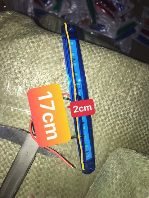 Hót sét 1 cặp 2 đèn chớp sườn sản phẩm sử dụng lắp sườn hay đầu xe