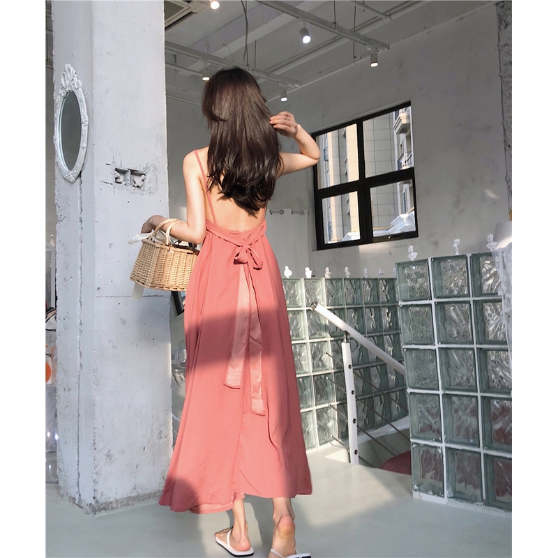Đầm hai dây dáng dài thiết kế hở lưng duyên dáng nữ tính | BigBuy360 - bigbuy360.vn