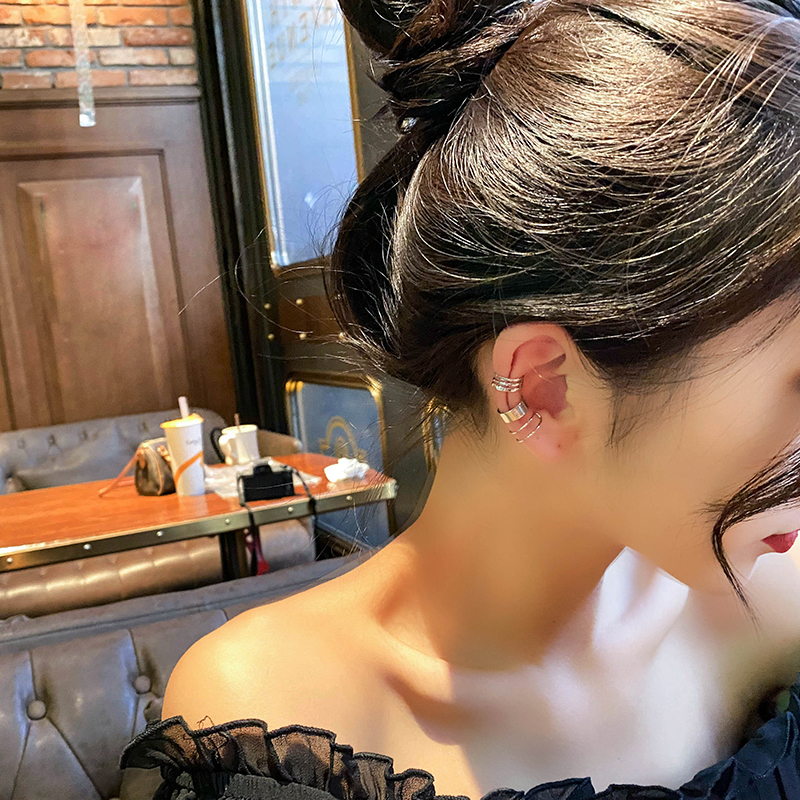 Khuyên Kẹp Vành Tai Không Cần Xỏ Lỗ Thiết Kế Đơn Giản Cá Tính