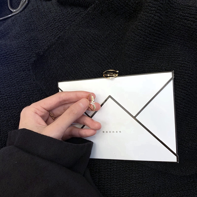 Nhẫn đính đá nhân tạo kiểu dáng thời trang dành cho nữ