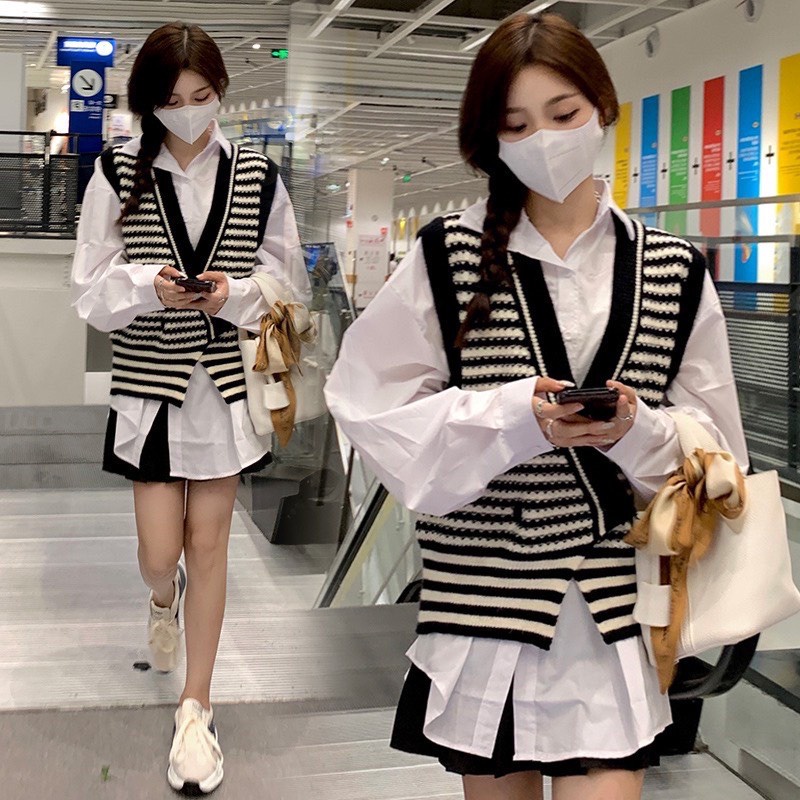 [Ảnh thật/sẵn] Áo gile len kẻ cúc lệch lượn cổ sâu viền kẻ