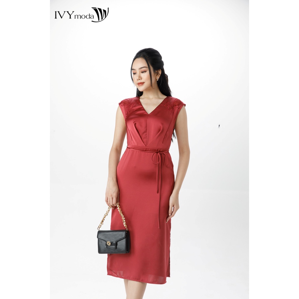 Đầm lụa phối hoa thêu IVY moda MS 41M7458