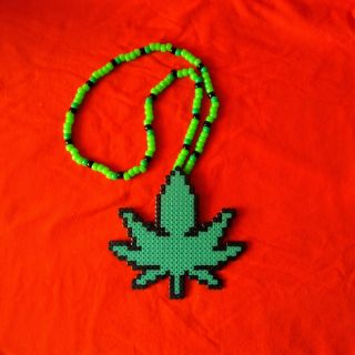 Vòng perler chiếc lá 80K - vòng kandi - phụ kiện rave DJ EDM festival raver