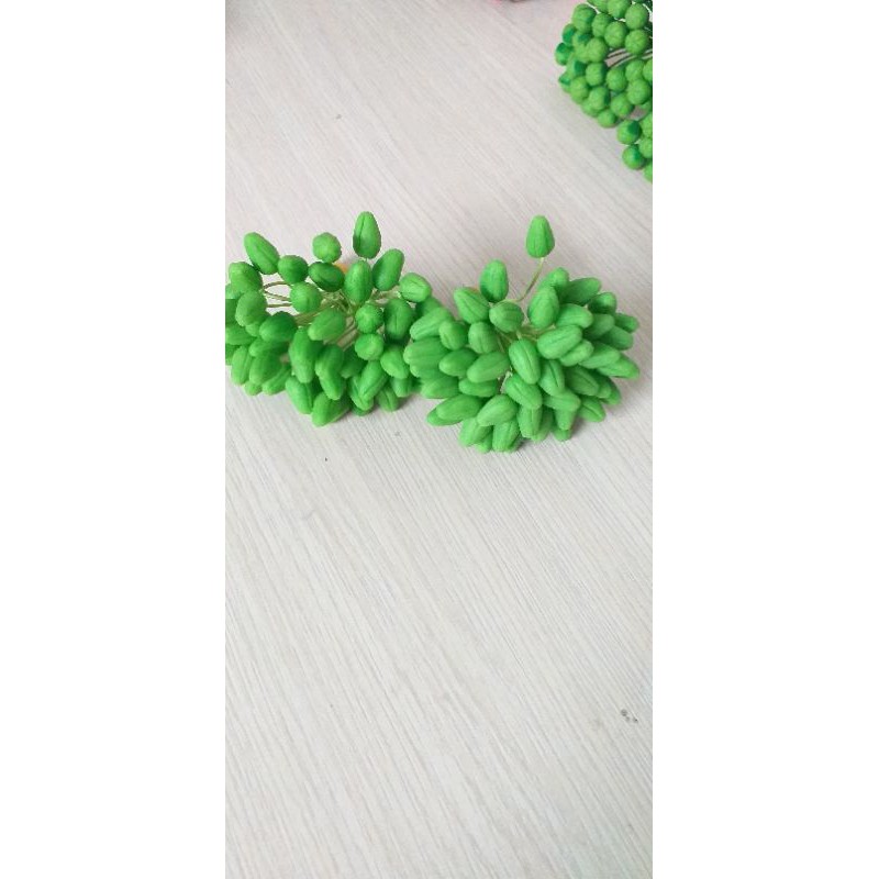 1 bó nụ mai , nụ đào