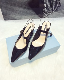 Giày sandal gót vuông 5p chất da bóng mềm