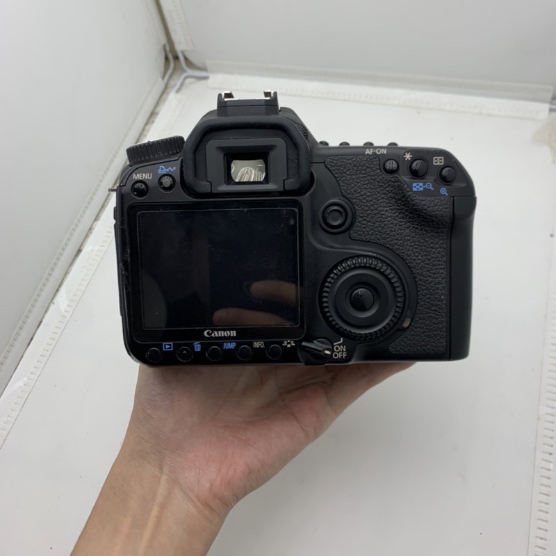 Máy ảnh Canon 40D kèm Ống Kính ngoại hình khá 90%