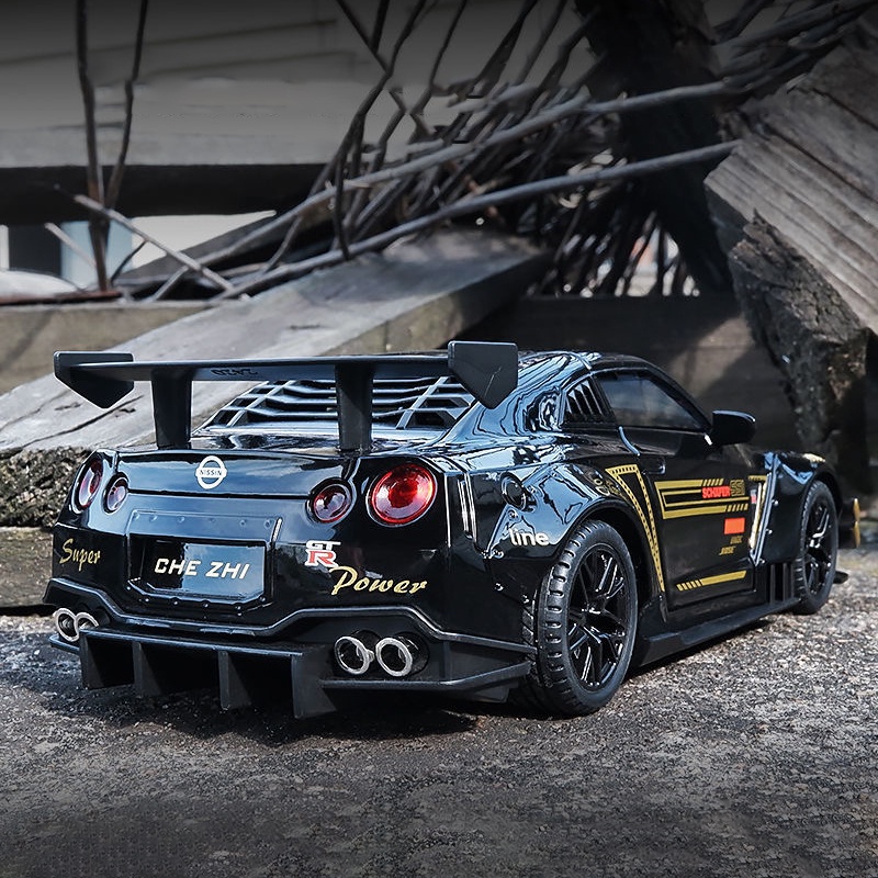 Mô Hình Xe Hơi Nissan GTR Bằng Hợp Kim Tỉ Lệ 1: 24