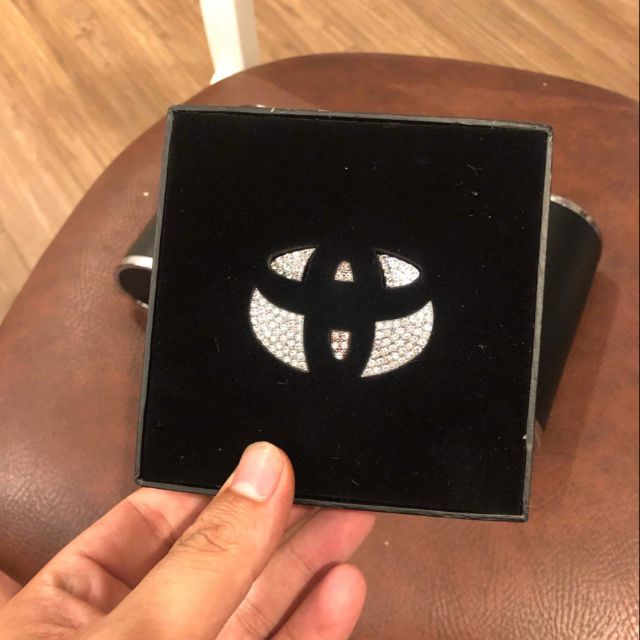 Đá trang trí logo toyota