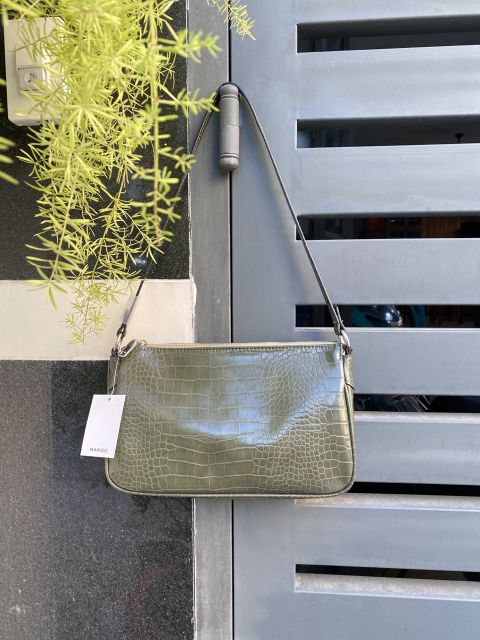 TÚI MAN.GO DÁNG THUYỀN