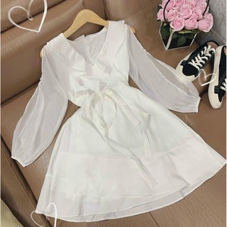 Đầm trắng tay voan cut out