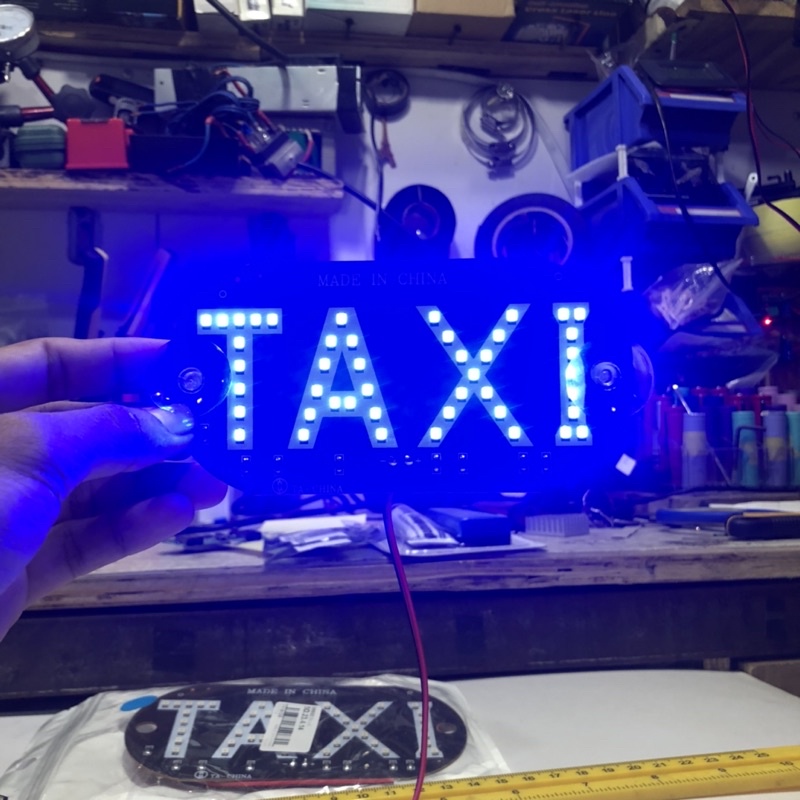 ✅Đèn trang trí trí gắn trên kính xe ô tô chữ TAXI, 12v