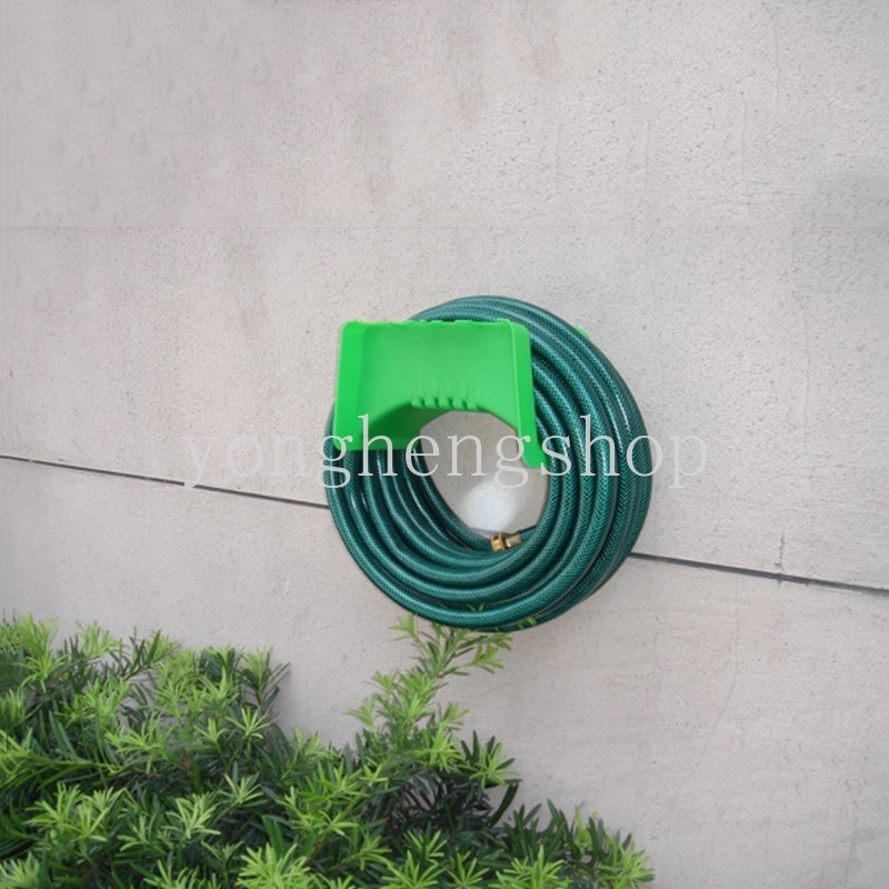 Giá đỡ ống nước tưới cây gắn tường bằng nhựa đa năng thông dụng cho sân vườn