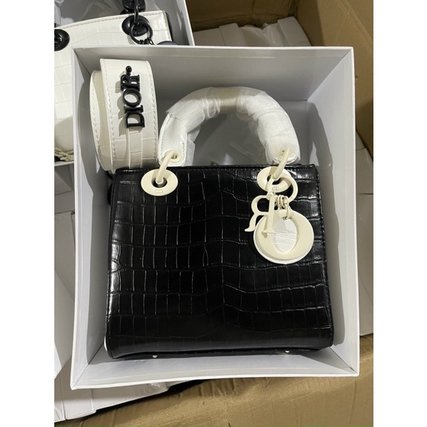 Túi cd lady da rắn đen trắng