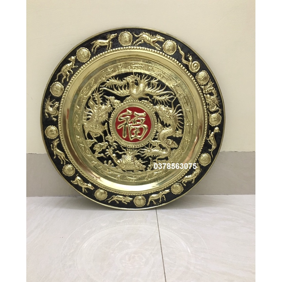 Mâm đồng chữ Phúc hán nền đen chất liệu bằng đồng vàng nguyên chất hoạ tiết tứ linh 52cm