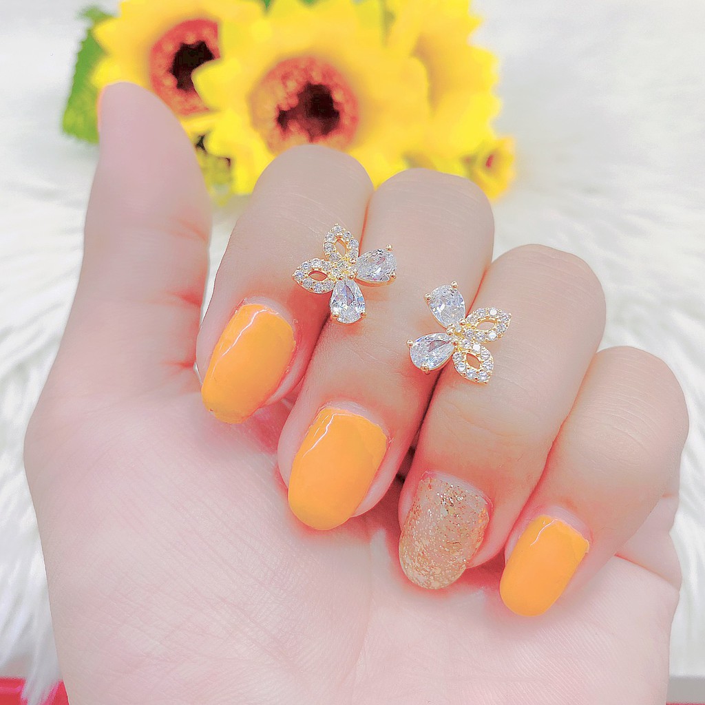 Bông tai nữ - phụ kiện nail đính đá UHA , chuôi cài chắc chắn, kiểu dáng hiện đại, thu hút, sang trọng B78