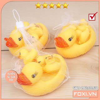 Đồ Chơi Vịt Cao Su Bơi Nước-Chú Vịt Màu Vàng Phát Ra Âm Thanh Vui Nhộn Trong Bồn Tắm Cho Bé