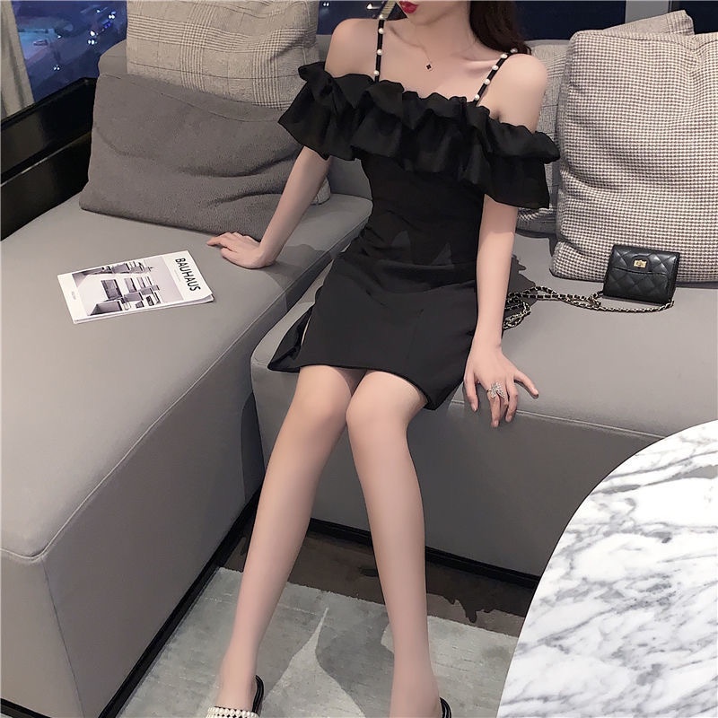 Đầm hai dây IELGY trễ vai tay ngắn đính ngọc trai thời trang Hàn Quốc cho nữ