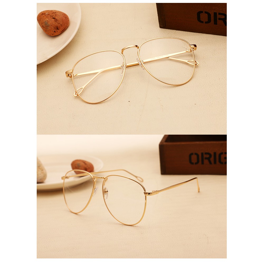 Kính cận gọng tròn cá tính